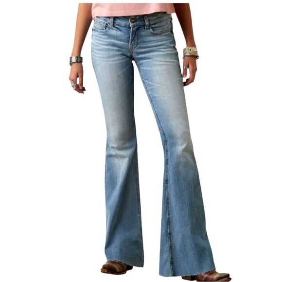 Ariat R.E.A.L Hallie Flare Jean Mid-Rise Light Wash Denim Size 28R - Picture 2 of 13